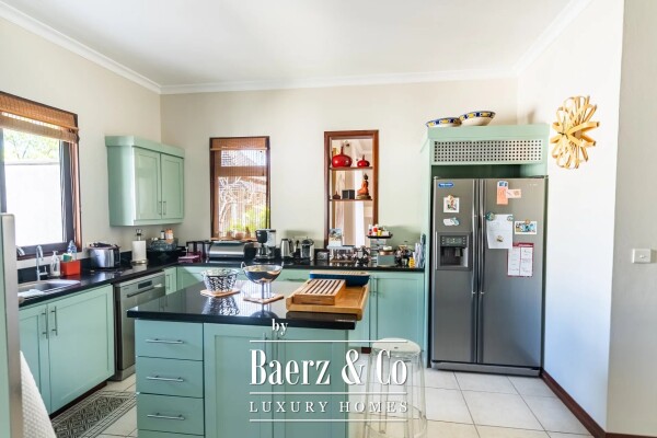 photo 13 Exceptional Villa in a Prestigious Golf Estate